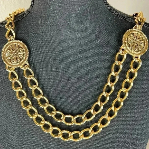 Escada Vinatge Designer Women’s Gilted Gold Tone Couture Chain Link Belt - Picture 10 of 15